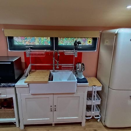 Richmond Lane Guest House - Aa Accredited 롬지 외부 사진